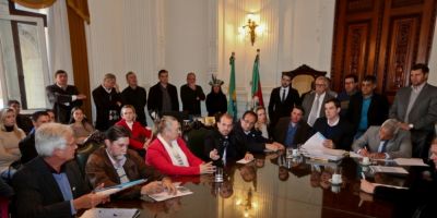 Reunião sobre repasses a hospitais reúne representantes de mais de 60 municípios
