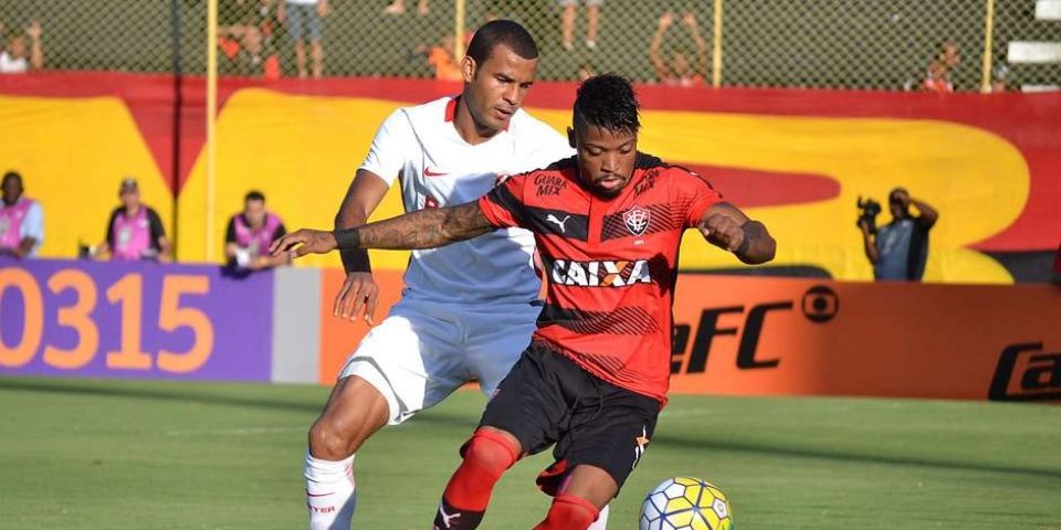 Vitória bate o Internacional que perde a liderança do Brasileirão