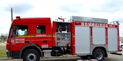 Prefeitura entrega caminhão novo ao Corpo de Bombeiros Misto de Camaquã