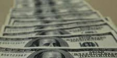 Dólar fecha abaixo de R$ 3,40, no menor nível em 11 meses