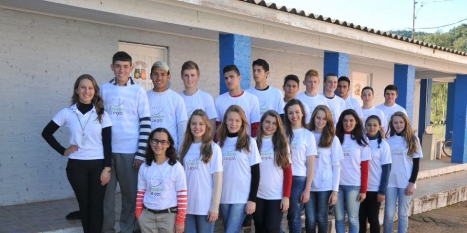 Adolescentes são contratados como jovens aprendizes rurais em Candelária