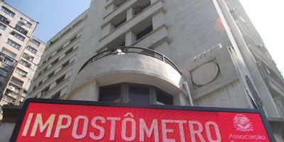 Brasileiros já pagaram mais de 900 milhões em impostos em 2016