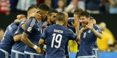 Argentina goleia EUA e chega à final da Copa América com recorde de Messi 