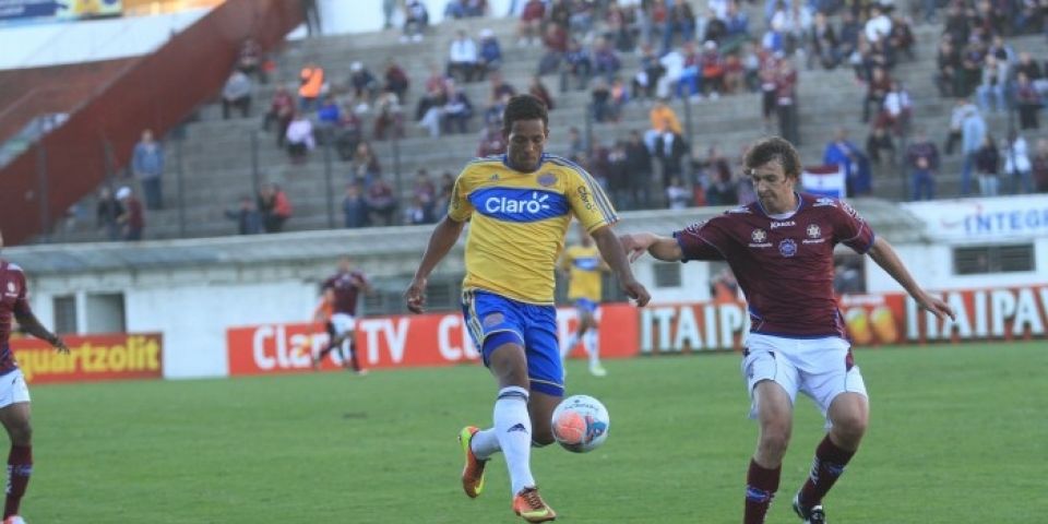 Pelotas pega o Caxias nesta quarta, no Centenário, em batalha direta pela liderança do quadrangular final