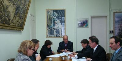 Prefeito assina escritura que dá início à regularização do bairro Dona Teresa em Camaquã