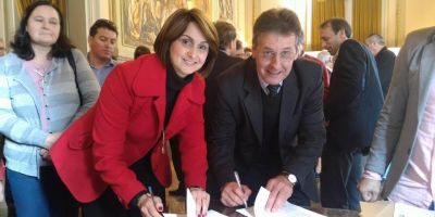 Cristal assina convênios com a Secretaria de Desenvolvimento Rural 