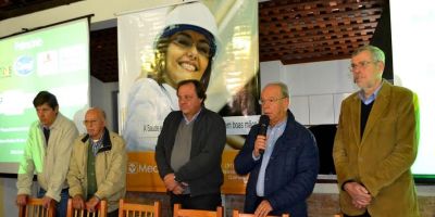 Prefeito de Camaquã participa da abertura do 7º Seminário do Arroz Irrigado