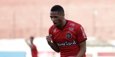 Brasil de Pelotas tem começo arrasador, bate o Joinville e se aproxima do G4