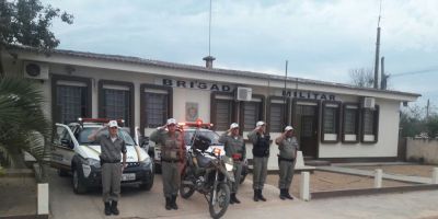 Policiais militares prestam homenagens ao colega morto em confronto em Porto Alegre
