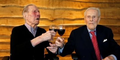 Aos 103, gêmeos mais velhos do mundo dão dica: "Não desperdice tempo com besteiras"