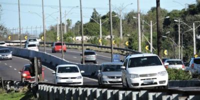 Começa nesta segunda construção de quatro passarelas na BR-116