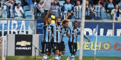 Grêmio vence o São Paulo e volta a encostar na liderança