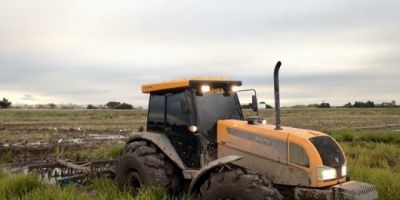 Bandidos fazem reféns em fazenda de Tapes e levam tratores