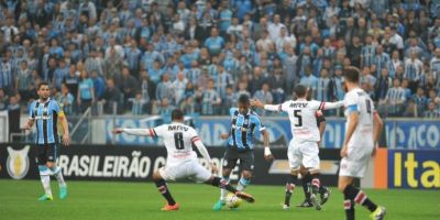 Grêmio empata com Santa Cruz e mais uma vez perde chance de assumir a liderança do Brasileirão