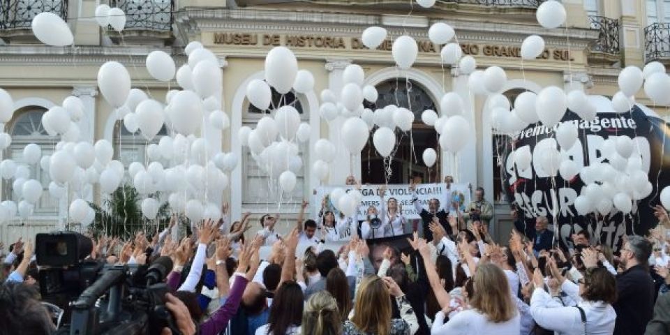 Manifestação contra a violência percorre ruas do Centro da Capital