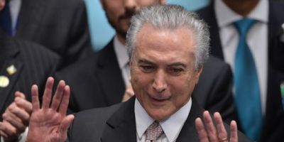 Michel Temer toma posse como presidente e terá mandato até 2018