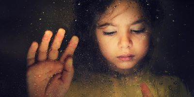 Abuso emocional na infância triplica risco de depressão em mulheres