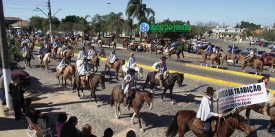 Desfile Farroupilha ocorre na manhã desta terça em Camaquã