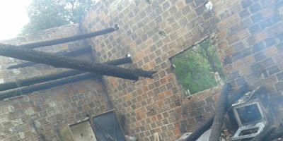 Com 3 filhos, moradora do interior de Camaquã tem sua casa incendiado e precisa de ajuda