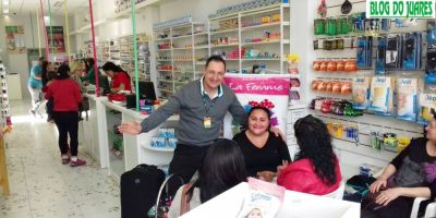 Tchê Farmácias Via Natural oferece dia de beleza para clientes no bairro Viégas
