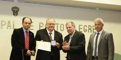 Presidente do SIMERS recebe Comenda Porto do Sol da Câmara Municipal