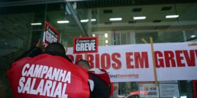 Bancários realizam hoje assembleias para discutir fim da greve