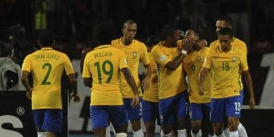 Brasil vence a Venezuela e assume liderança das Eliminatórias