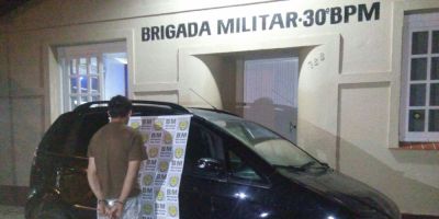 Brigada Militar apreende em Camaquã carro furtado em Porto Alegre