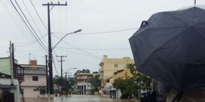 Mais de 1.300 residências são atingidas pela chuva no Rio Grande do Sul