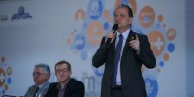 Ministro pede pressa na implantação de prontuário eletrônico no SUS