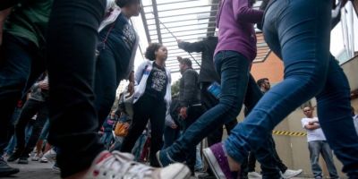 AGU diz que poderá cobrar Enem dos estudantes em escolas ocupadas