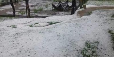 Chuva de granizo causa danos em pelo menos 50 residências no Norte do RS
