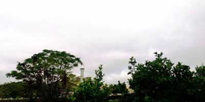 Terça será abafada com sol e chuva no RS