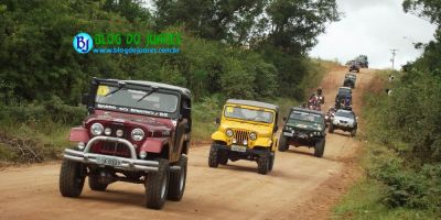 Camaquã - Jeep Clube recebe Moção de Cumprimento da Câmara pelos seus 30 anos