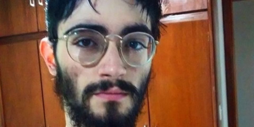 Jovem foi perseguido antes de ser morto a tiros pelo pai, diz delegado