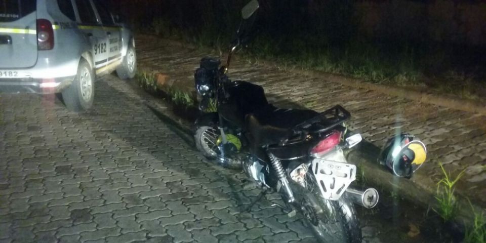 Adolescente de 17 anos é apreendido com moto furtada em Camaquã