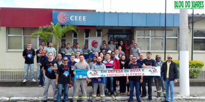 Funcionários da CEEE promovem manifestação em Camaquã contra medidas do governo Sartori