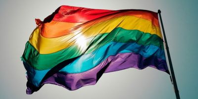 Mais de um terço de alunos LGBT sofreram agressão física na escola, diz pesquisa
