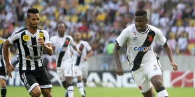 Vasco vence Ceará de virada e retorna para a Série A