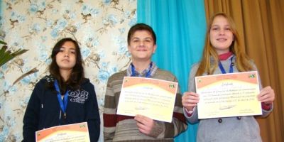 Camaquã - aluno da José Antônio Netto vence concurso de redação dos 150 Anos do município