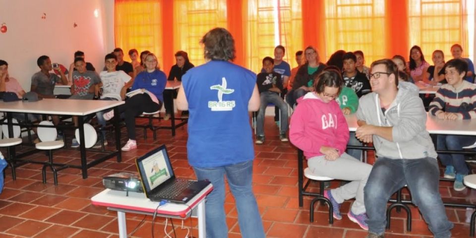 Gestão Ambiental orienta estudantes de Barra do Ribeiro sobre o Aedes aegypti