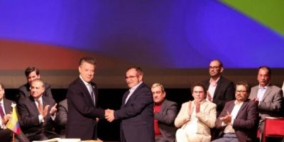 MUNDO: acordo de paz entre governo colombiano e as Farc entra em vigor hoje