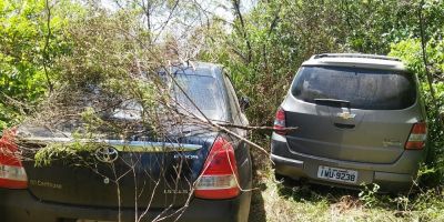 Dois carros roubados são encontrados escondidos no interior de Camaquã