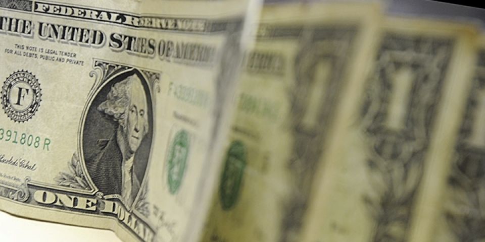 Dólar fecha acima de R$ 3,47, no maior valor em quase seis meses