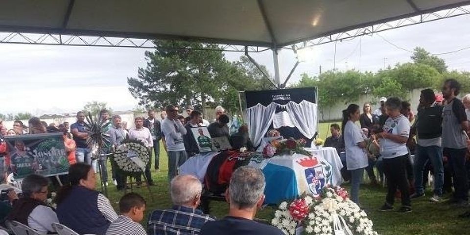 Emoção marca o velório do volante Josimar em Pelotas