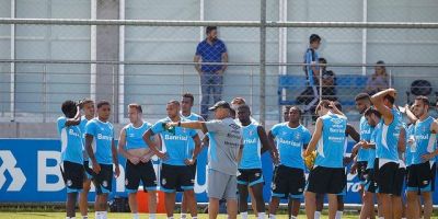 Renato e titulares antecipam férias, e Grêmio irá com reservas neste domingo pelo Brasileirão