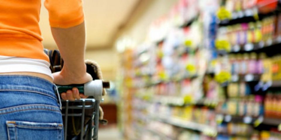 Às vésperas do Natal, intenção de consumo das famílias gaúchas continua baixa, avalia Fecomércio-RS