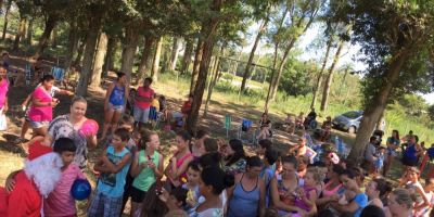 Comunidade da vila Formosa recebe festa natalina para a criançada em Cristal