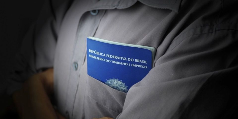 Desemprego atinge 12 milhões de pessoas e tem maior taxa desde 2012