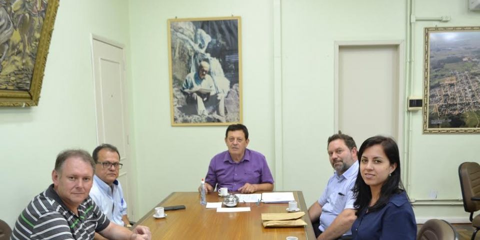 Prefeito Ivo Lima Ferreira recebe visita de representantes do Banrisul